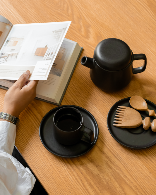 Kanso Tea Set with Gift Box (1 Tea Pot + 2 cups + 2 saucers)