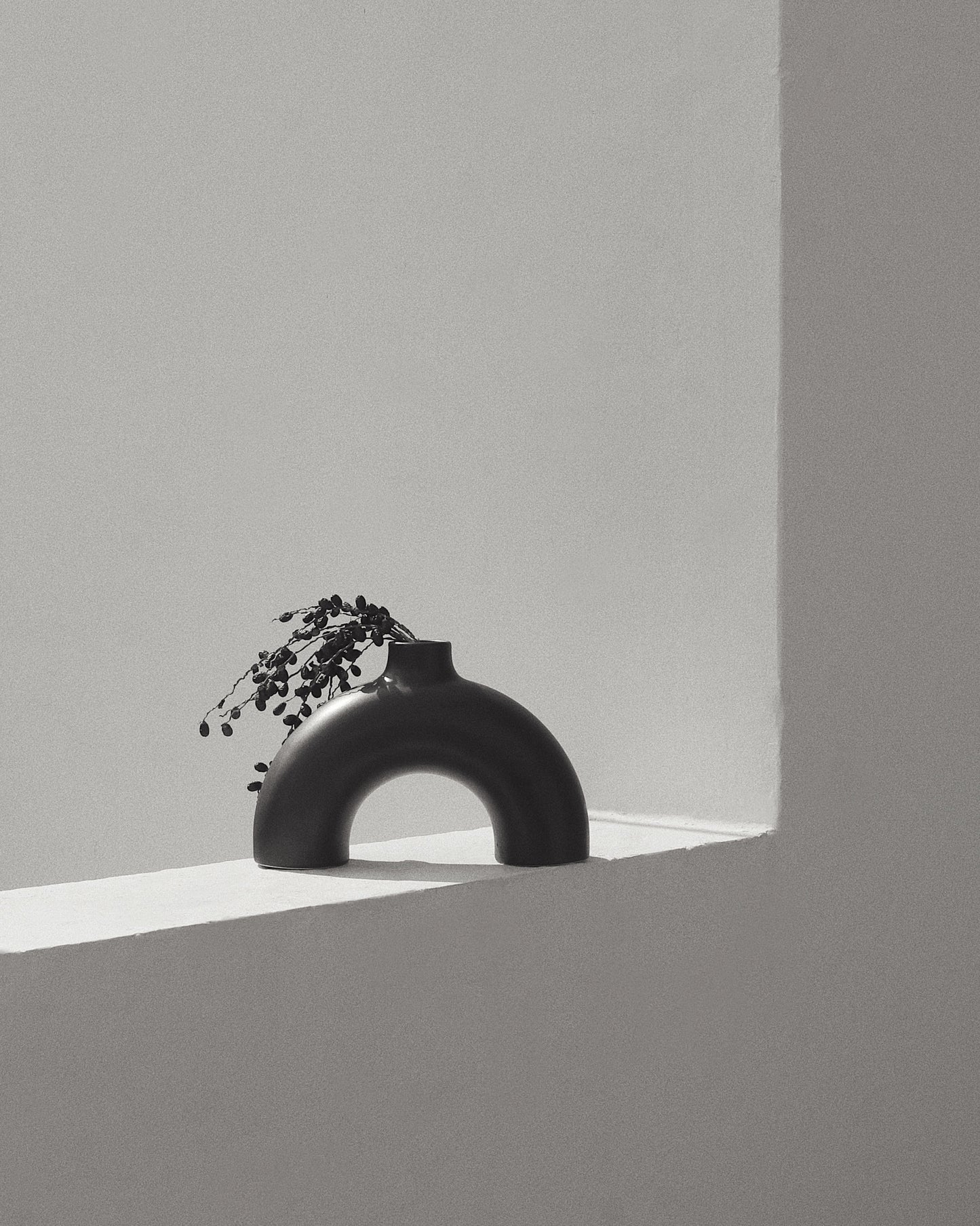 Half moon donut vase