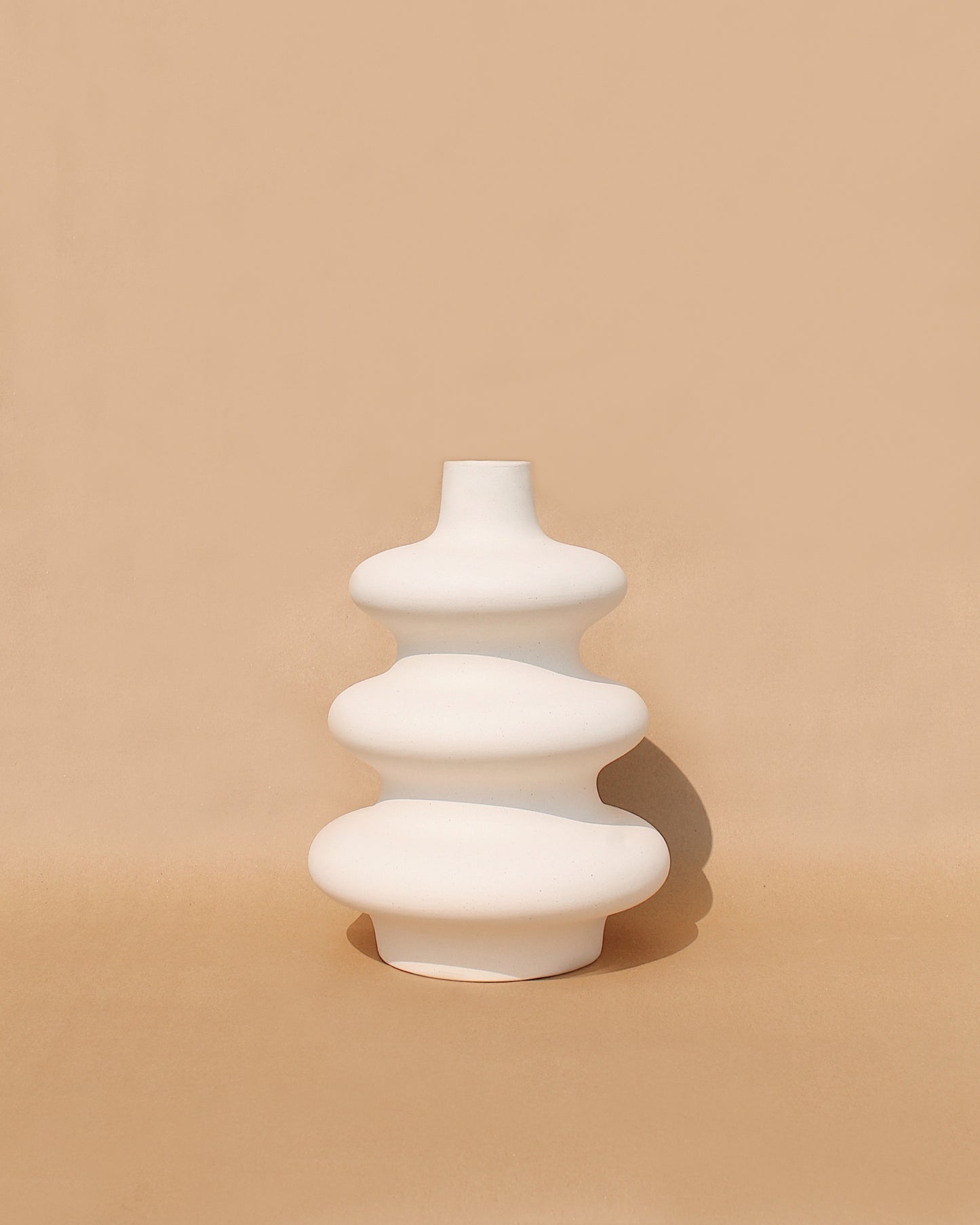 Big Mezo Vase: Off-White