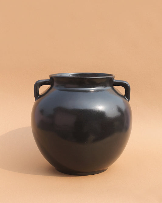 Indus Urn: Black