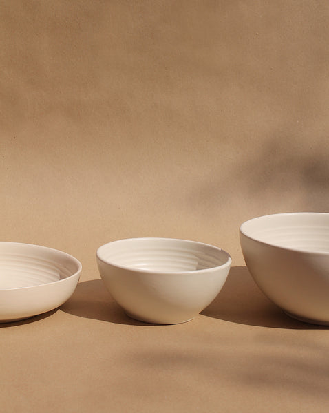 Off-white serve bowl collection
