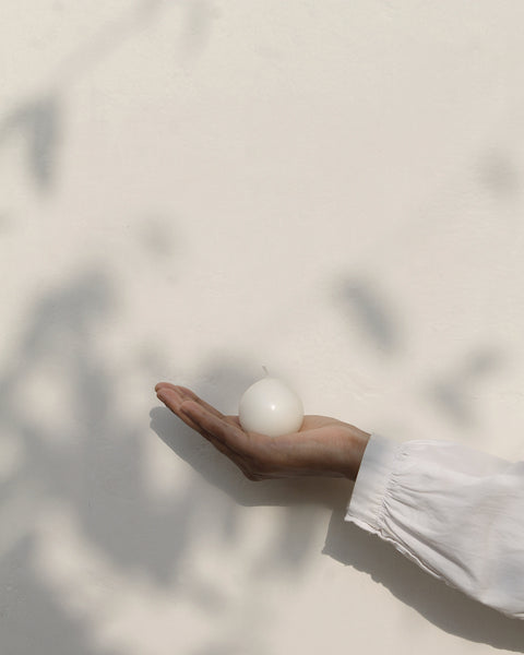 Round matte white candle