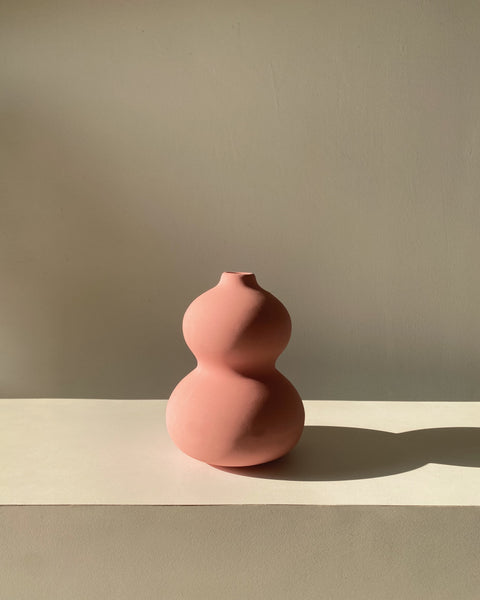 Misty Pink Olio Vase tabletop