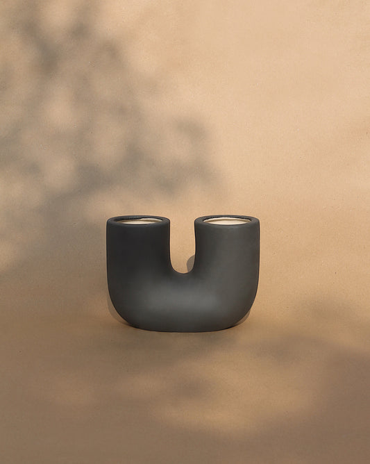 Clo Vase: Black